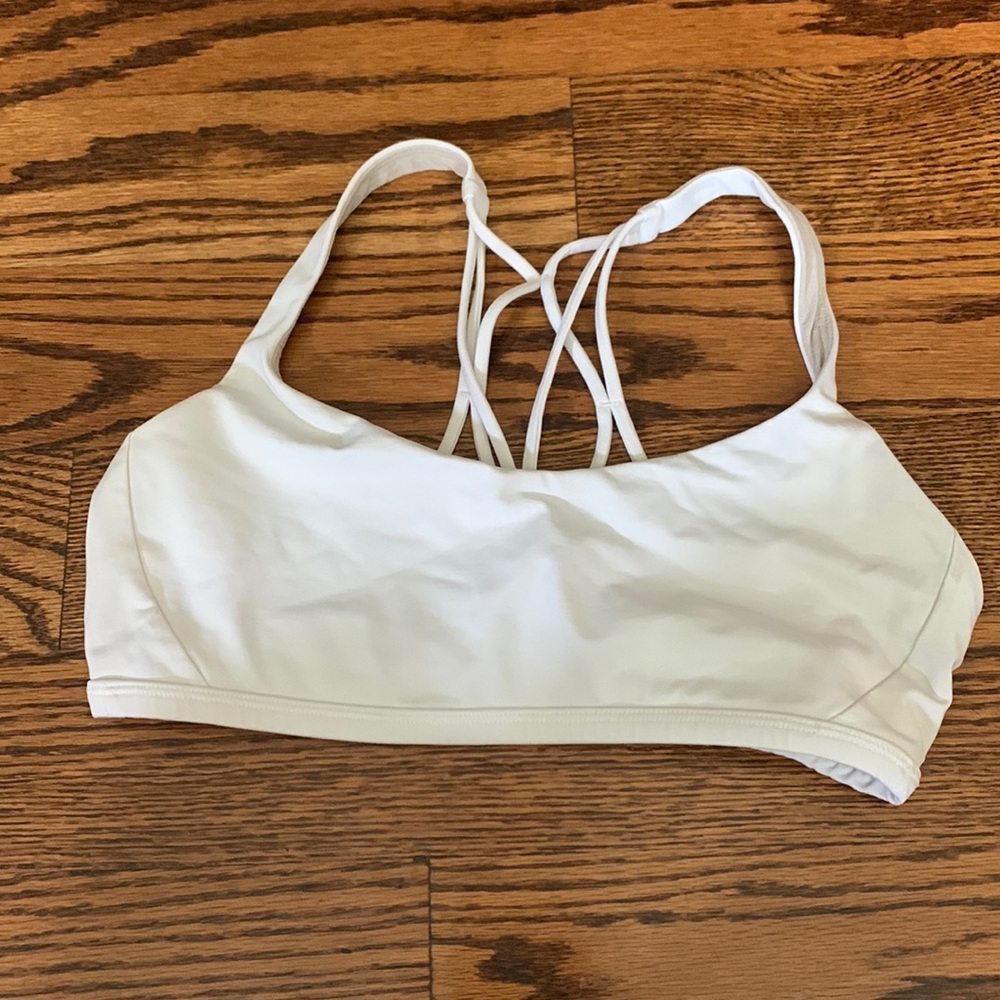 Straps lulu sports bra